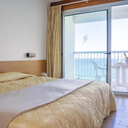 Roc E Mare Hotel 3*