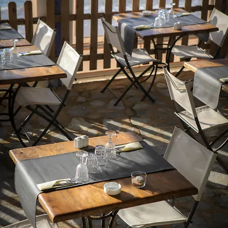 Roc E Mare Hotel