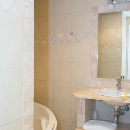 Hotel Roc E Mare