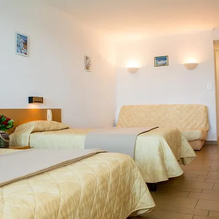 فندق Roc E Mare 3*