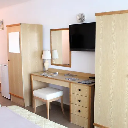Hotel Roc E Mare 3*